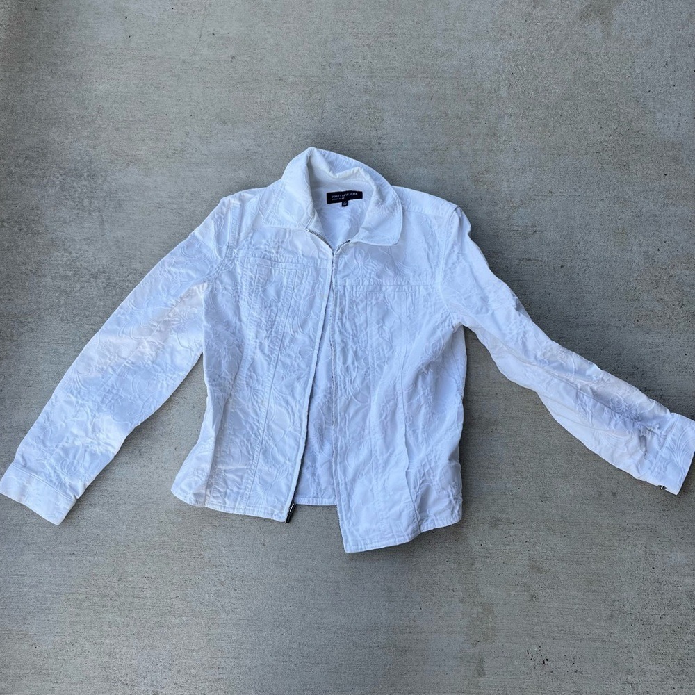Jones New York Signature White‎ Floral Embroidered Jacket - Size M